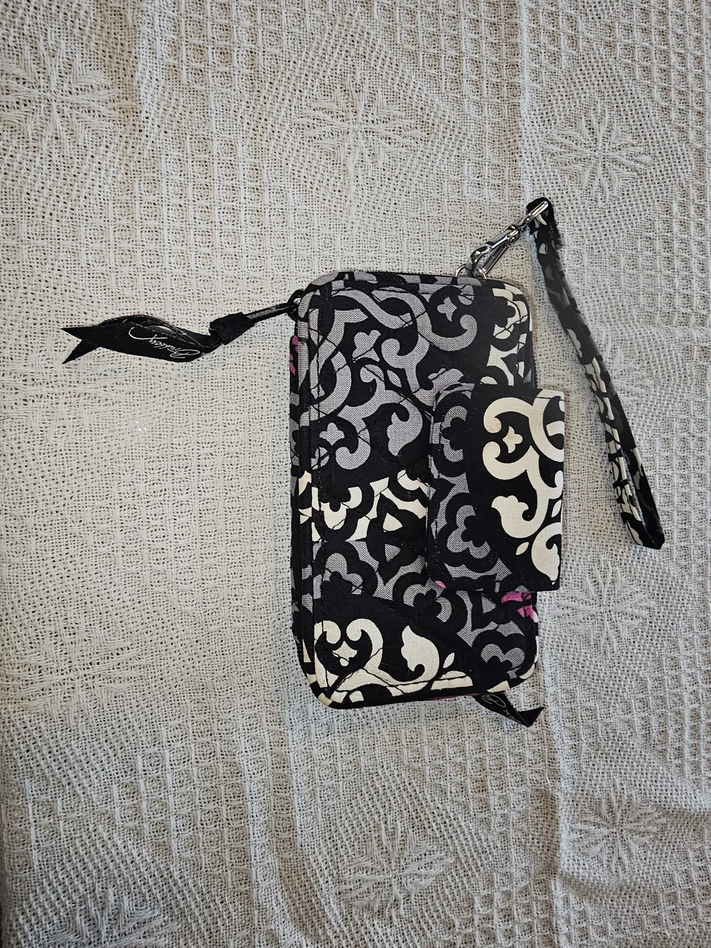 Vera Bradley Black, White & Pink Quilted Wristlet - Picture 2 of 11